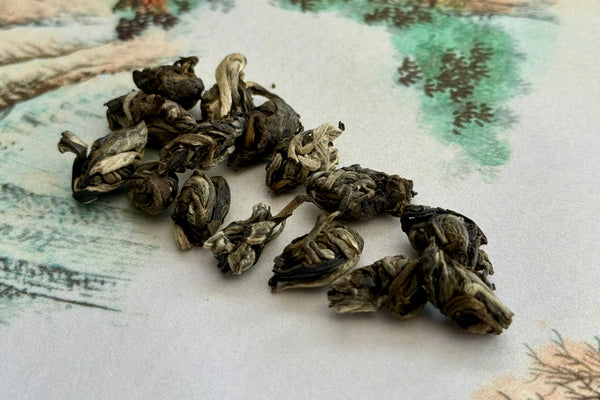 Pheonix Eyes Green Tea Close Up